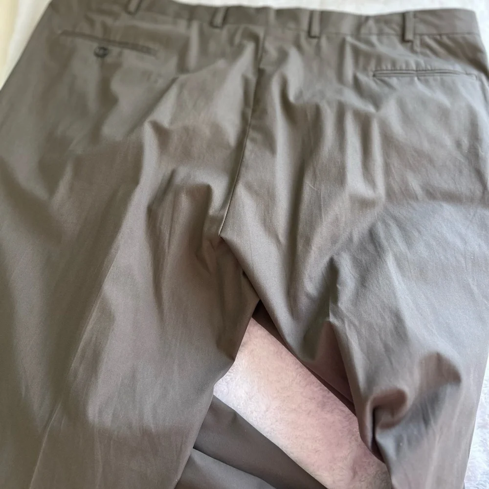 JoS. A. Bank Suit  jacket and pants 44/32